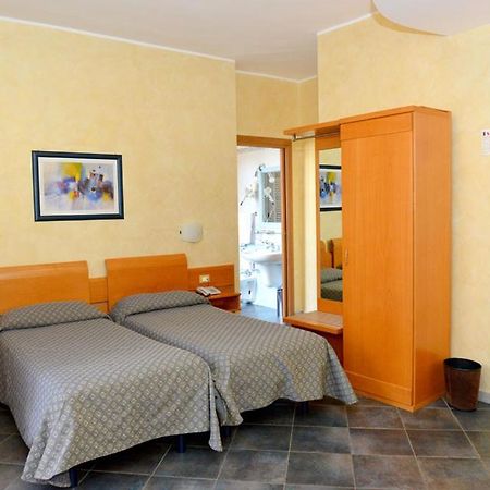 B & B Appia Antica Мезанье Экстерьер фото